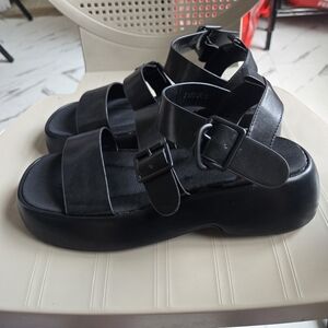 Black chunky strap platform sandals size 8